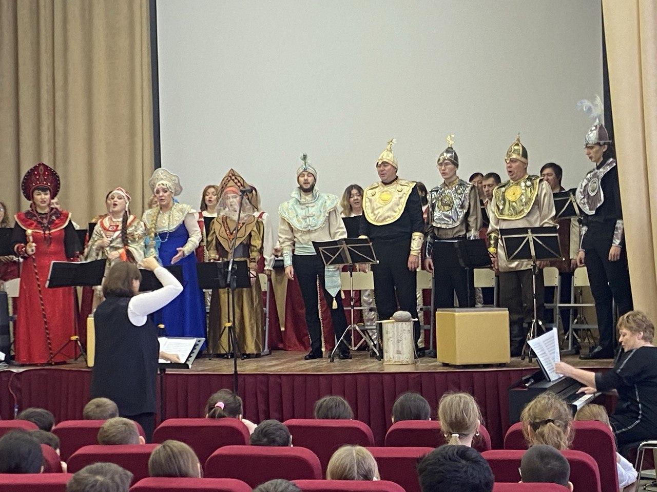 Постановка «Сказка о мертвой царевне и семи богатырях» А. С. Пушкина.